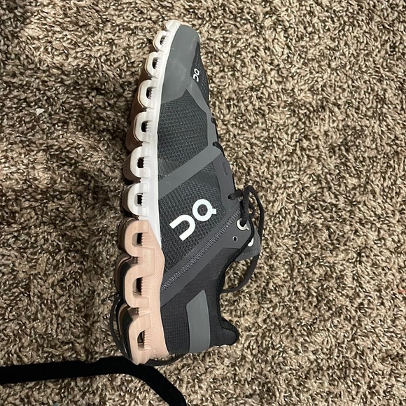 On Running Shoes - On cloud flow running shoes